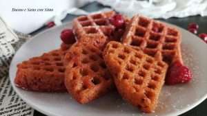 Waffles proteici ai lamponi